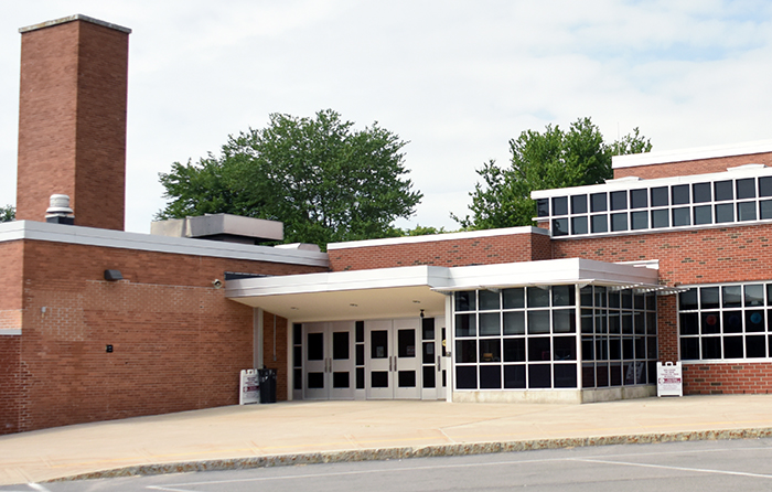 Exterior photo of Harry Hoag Elementary School